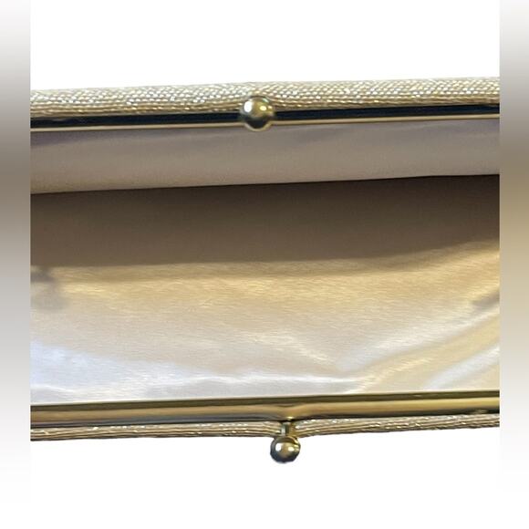 Vintage 1960's One Snap Gold Lurex Clutch Theatre Purse Bag - Picture 10 of 10
